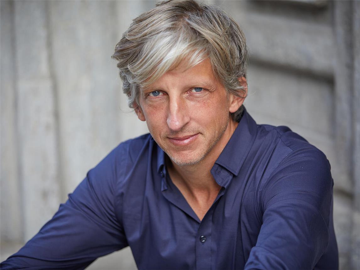 Der Klavierkabarettist William Wahl gastiert am 23. November im LWL-Industriemuseum in Bocholt. Foto: Axel Schulten