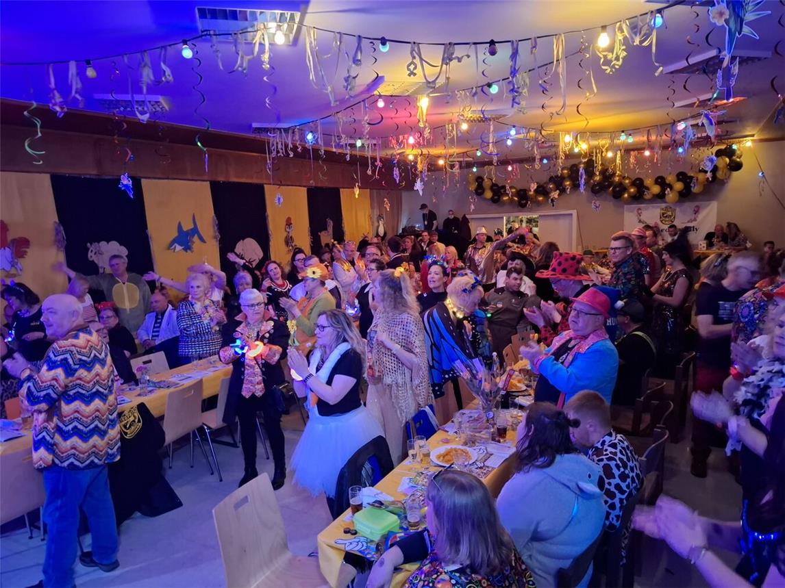 Der kurzweilige Abend war ein voller Erfolg der für ausgelassene Stimmung und strahlende Gesichter sorgten. Foto: Siegfried Family