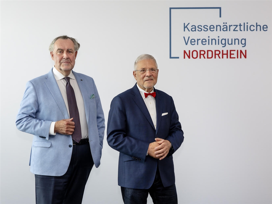 "Dr. Frank Bergmann und Dr. Carsten König von KVNO, Portrait bei Veranstaltung, Foto von Anne Orthen"