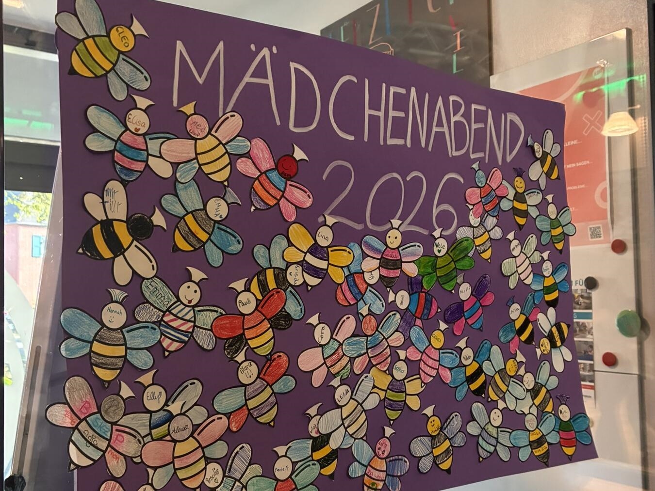 "Mädchenabend 2026, lachende Freundinnen, unvergessliche Erinnerungen, Foto von Just Straelen"