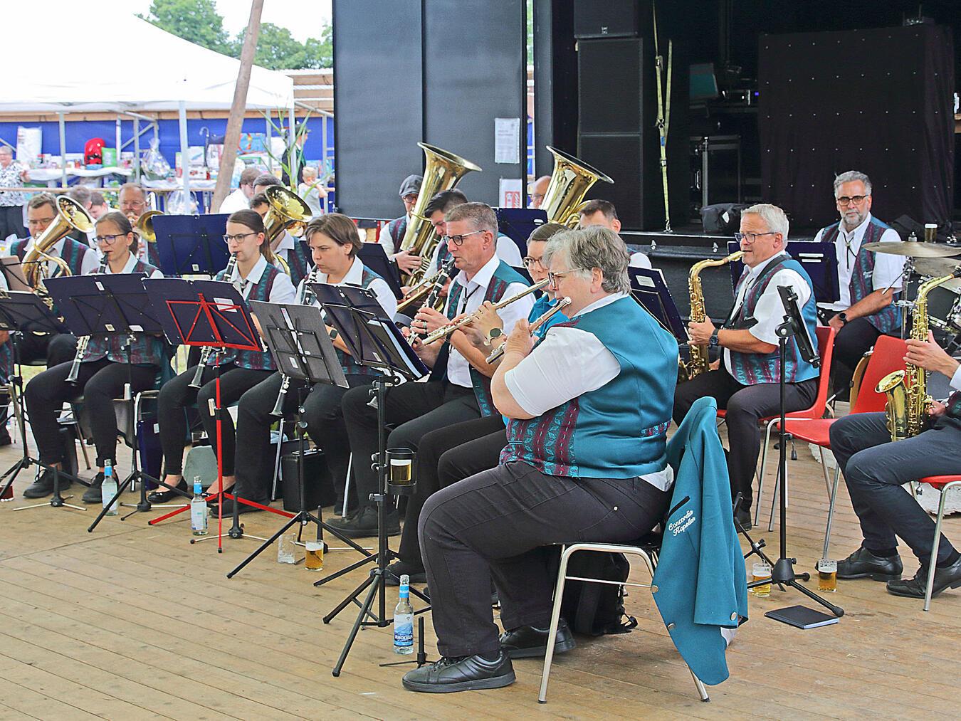 Der Musikverein Kapellen sorgte für die musikalische Unterhaltung.NN-Foto: Theo Leie