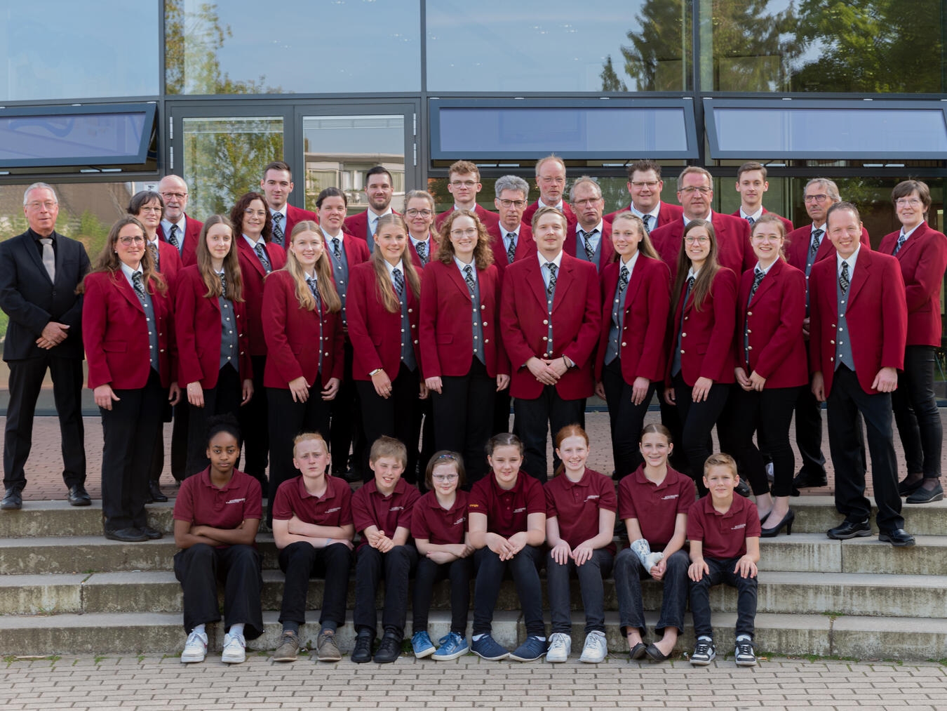 "Musikverein Weeze feiert 800 Jahre Gemeinde und 155 Jahre Bestehen beim Frühjahrskonzert."