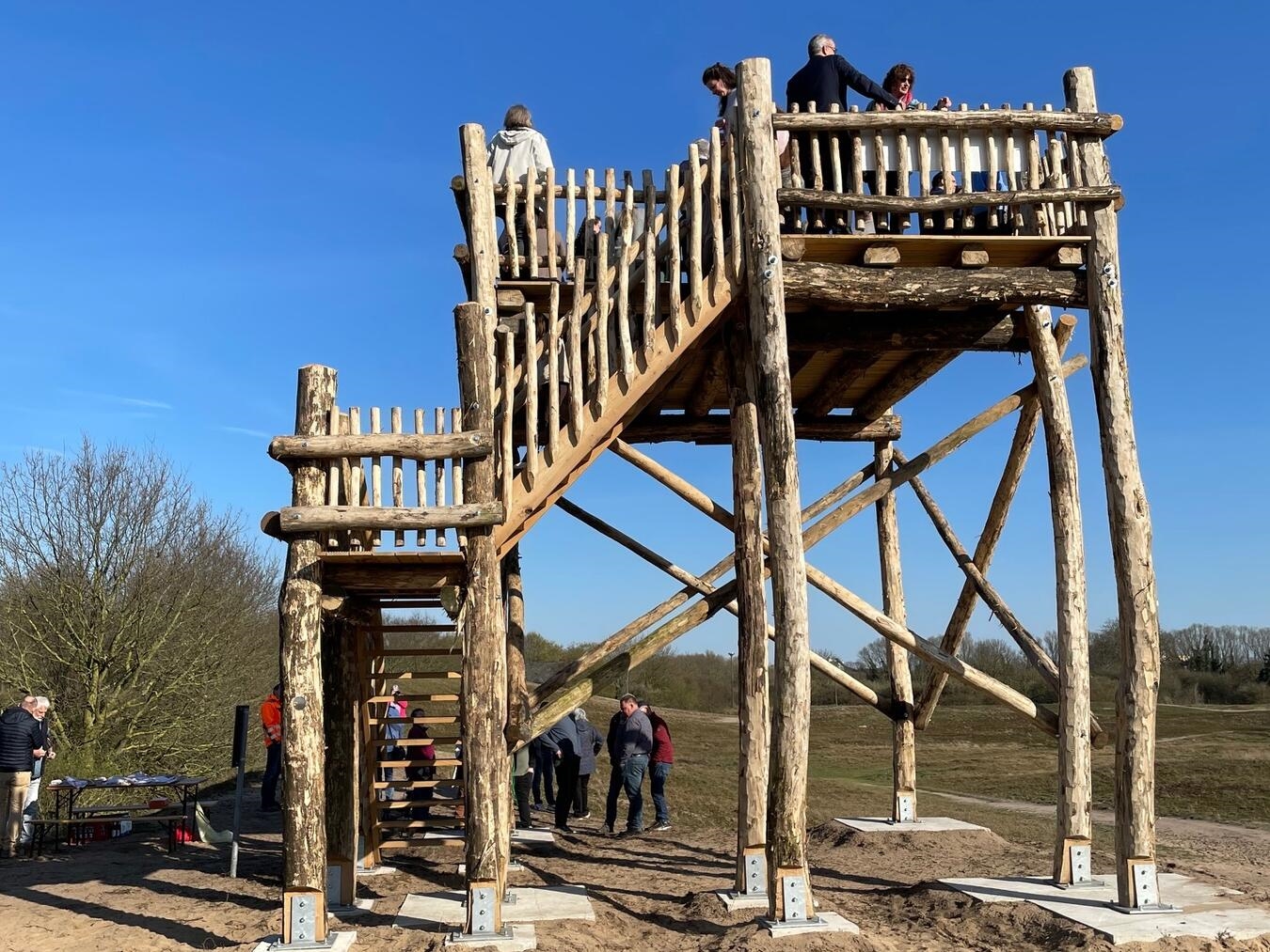 Der neue 20 Meter hohe Aussichtsturm bietet einen guten Überblick über das Naturschutzgebiet der Wisseler Düne. Foto: Stadt Kalkar