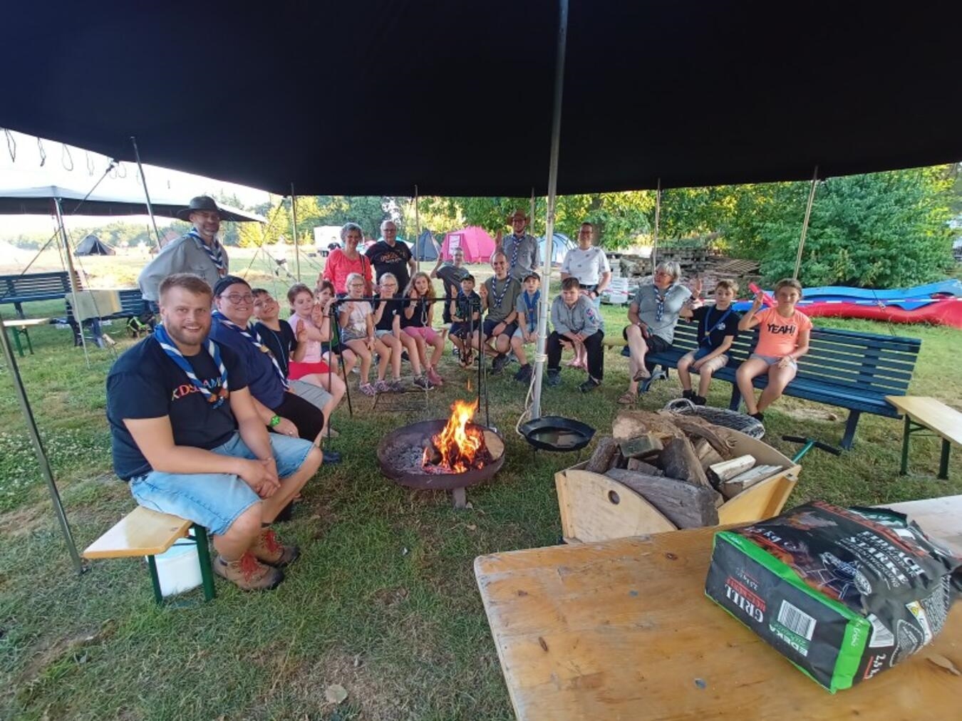 "Feuertisch Spende Pfadfinder Uedem Werbering, vielseitige Nutzungsmöglichkeiten, Foto privat"