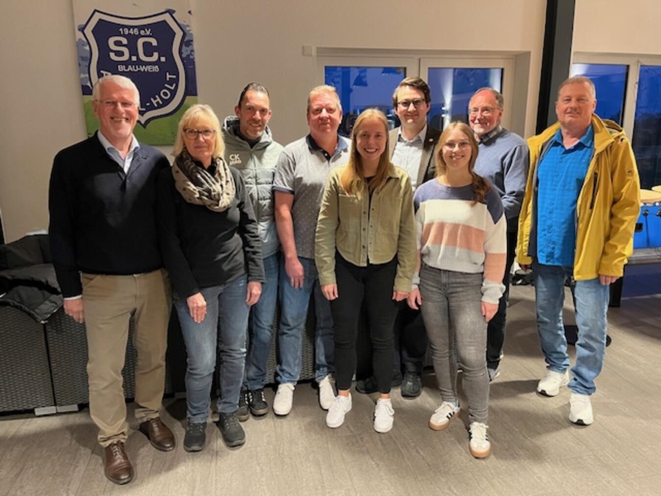 "Vorstand Stadtsportverband Straelen: Werner Terheggen, Angelika Friedrich, Christian Koppers, Marc Stränger, Laura Kohle, Daniel Weber, Silke Janssen, Achim Arts"