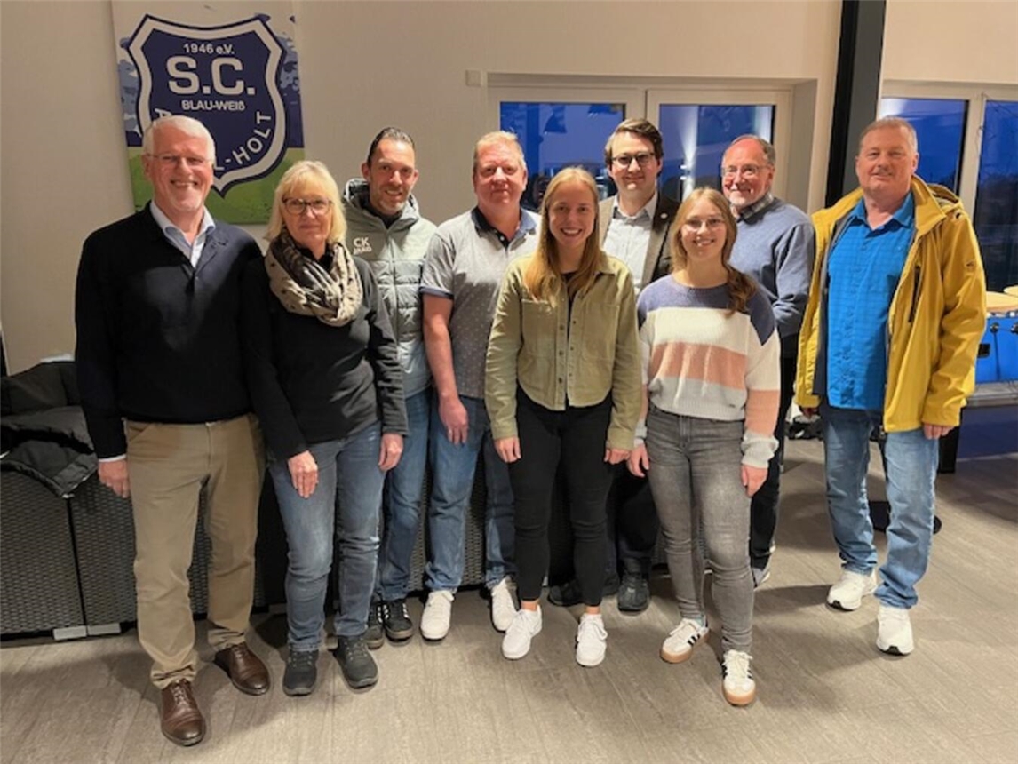 "Vorstand Stadtsportverband Straelen: Werner Terheggen, Angelika Friedrich, Christian Koppers, Marc Stränger, Laura Kohle, Daniel Weber, Silke Janssen, Achim Arts"