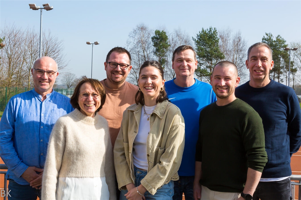 Vorstand TCBWG Straelen 2023: Udo Schmitt, Stefan Tönißen, Andreas van Pruissen, Stefan Dösselmann, Birgit Treichel, Clarissa Becker, Timo Neumann.