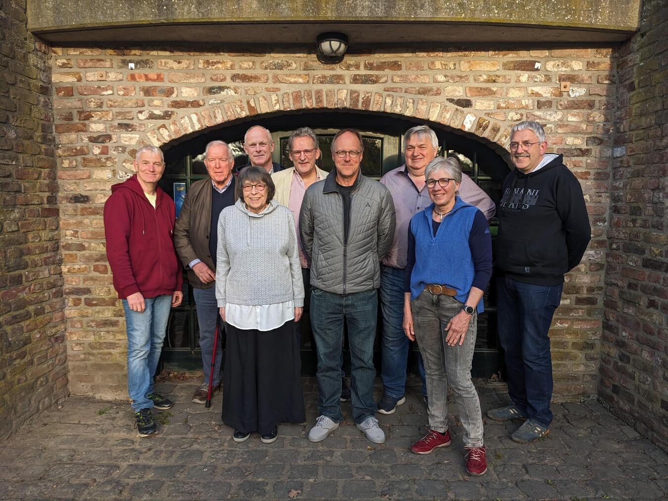 Der neue Vorstand und Beirat des HVV Uedem (v. l.): Johannes van de Loo, Manfred Parma, Rita Böskens, Hubert Helmig, Jörg Lorenz, Rüdiger Jansen, Michael Lehmann, Annette Lettow und Guido Cladder. Foto: Maria Parma