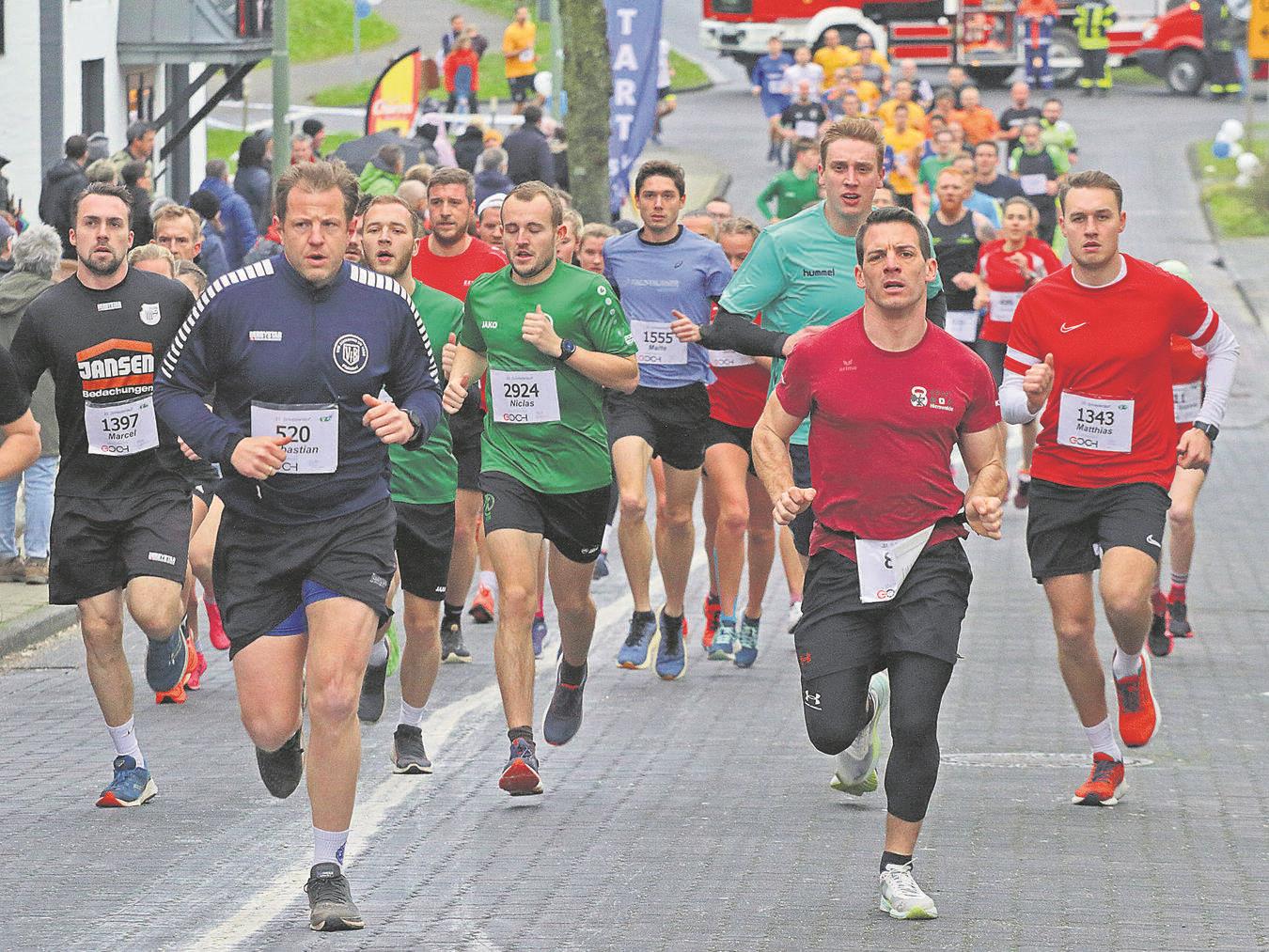 Der Pfalzdorfer Sylvesterlauf erfreut sich seit vielen Jahren ungebrochener Beliebtheit. NN-Foto: Archiv/Theo Leie