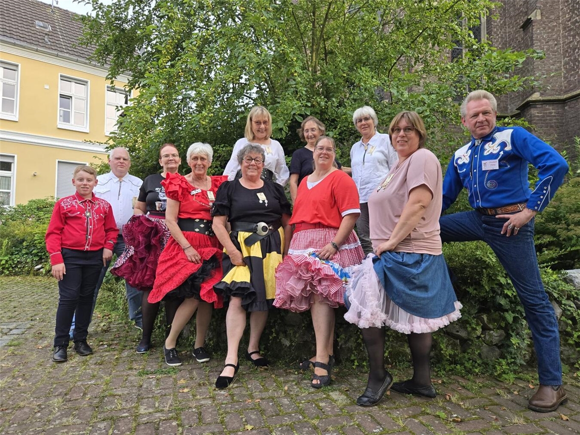 Der Phönix Twirlers Square Dance Club Issum freut sich über neue Tänzer in seinen Reihen. Foto: privat