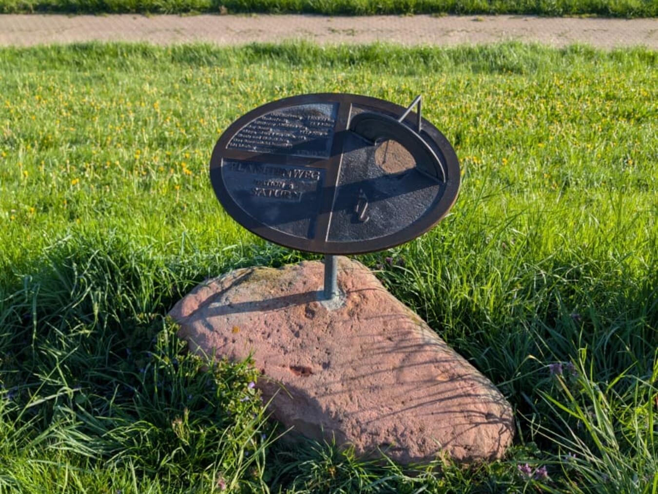 "Planetenweg in Rees, beliebtes Touristenziel, diskutiert von CDU-Fraktion"