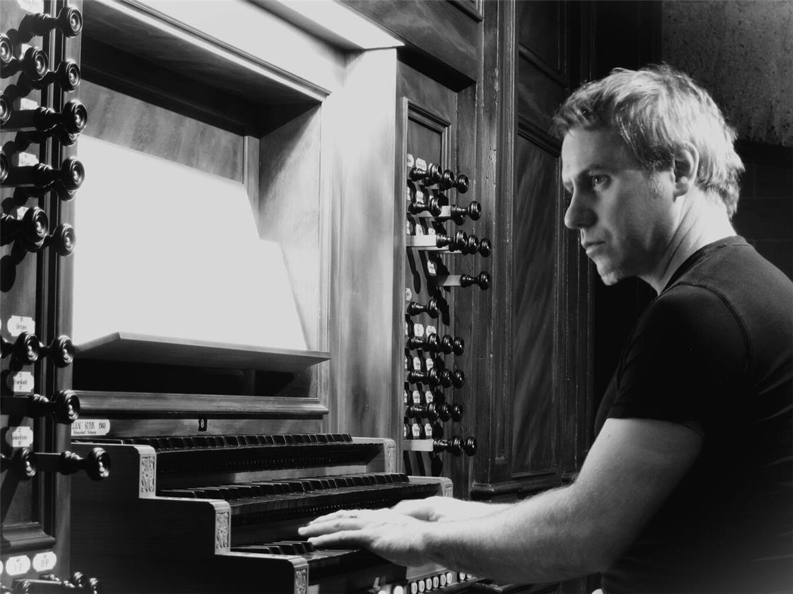 Der polnische Organist Krzysztof Ostrowski kommt erstmals auf ein Gastspiel nach Kevelaer. Foto: Krzysztof Ostrowski 