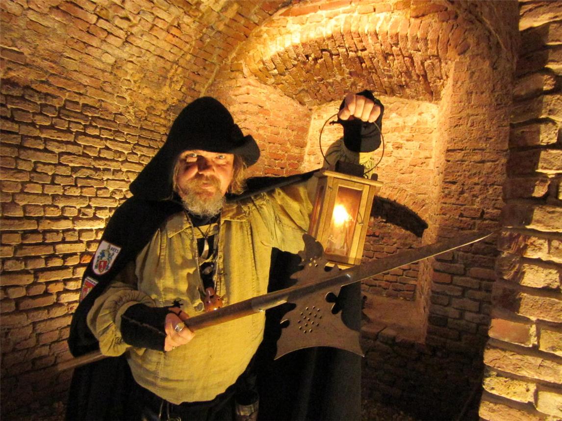 Der Reeser Nachtwächter Heinz Wellmann hat einiges zu erzählen. Foto: Stadt Rees