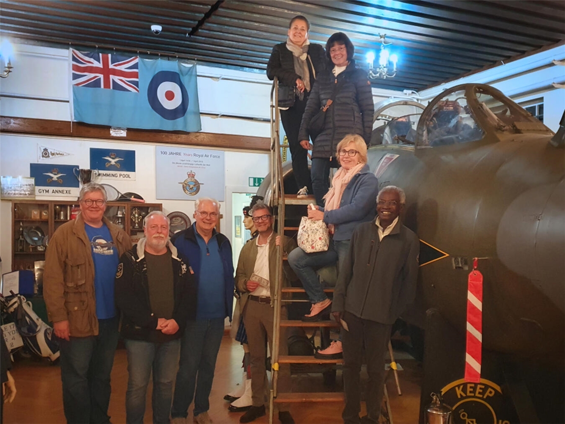 Der Rotary Club Kevelaer hat den Escape Room im Royal Air Force Museum Laarbruc ausprobiert. Foto: privat 