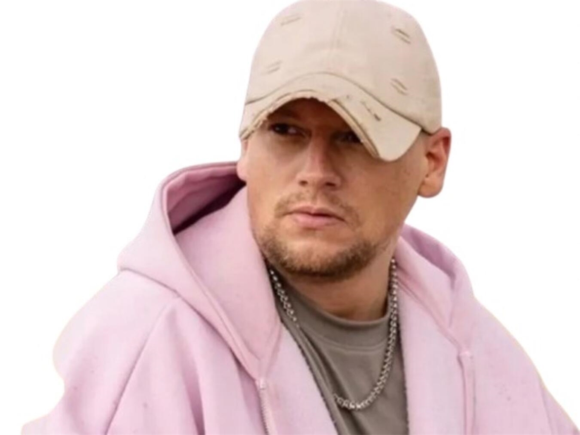 "Porträt von Sänger und Rapper H1, bekannt durch virale TikTok und Spotify Hits"