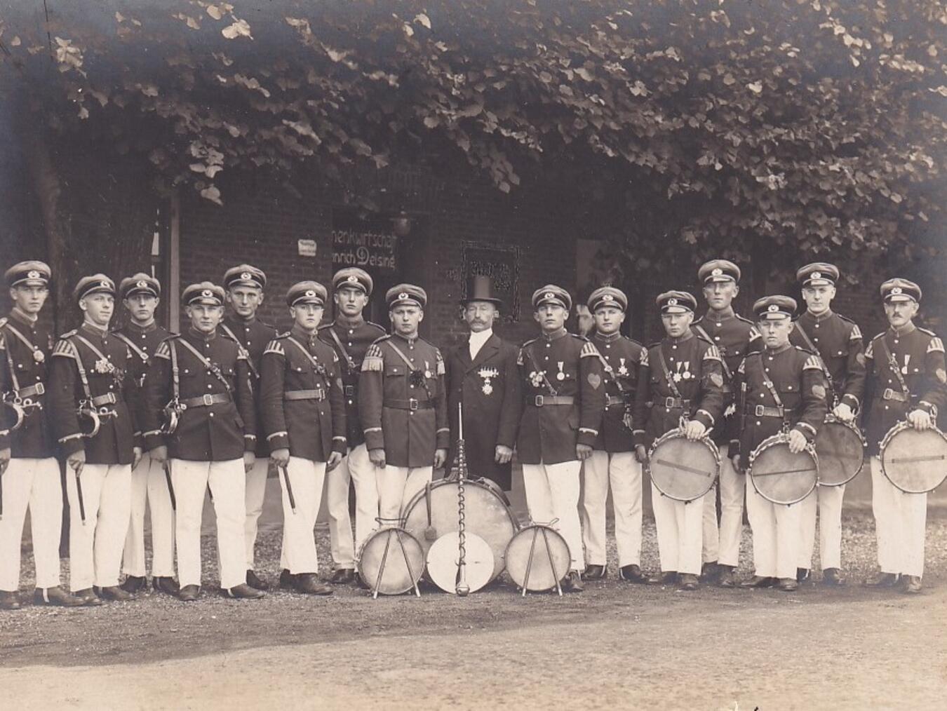 Der Spielmannszug Praest – damals noch Tambourkorps Praest – im Gründungsjahr 1924. Foto: privat