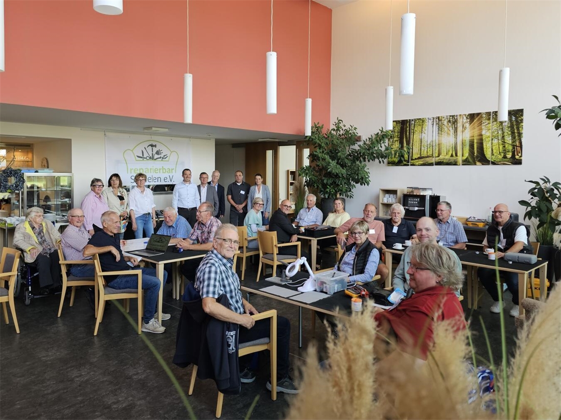 "Eröffnung von reparierbar Straelen im Café Marienpark, Bild von Thomas Langer"