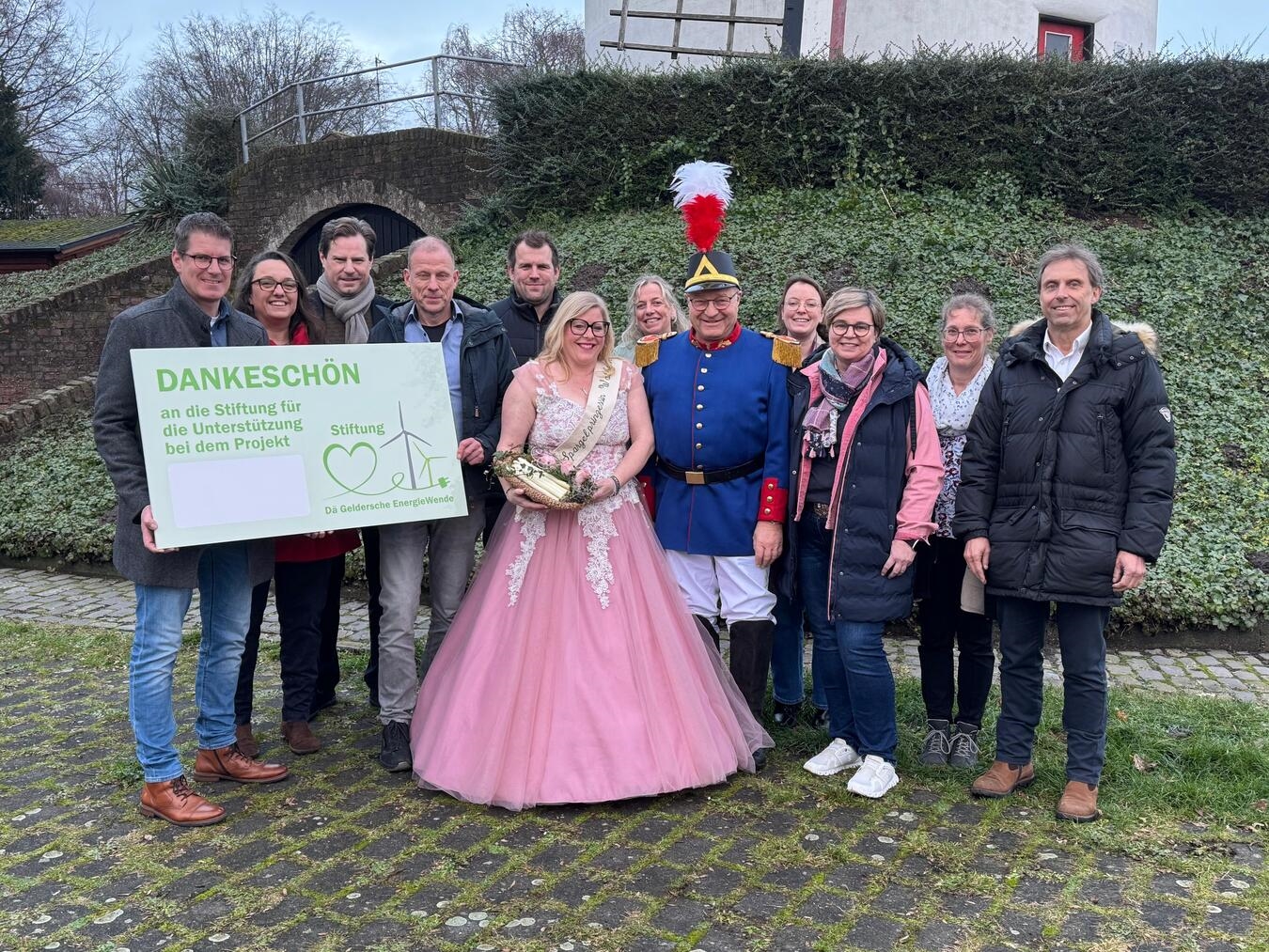 Der Verein „Walbecker Spargel“ freut sich über die Förderung durch die Stiftung „Dä Geldersche EnergieWende“.Foto: Stadt Geldern/Gossens