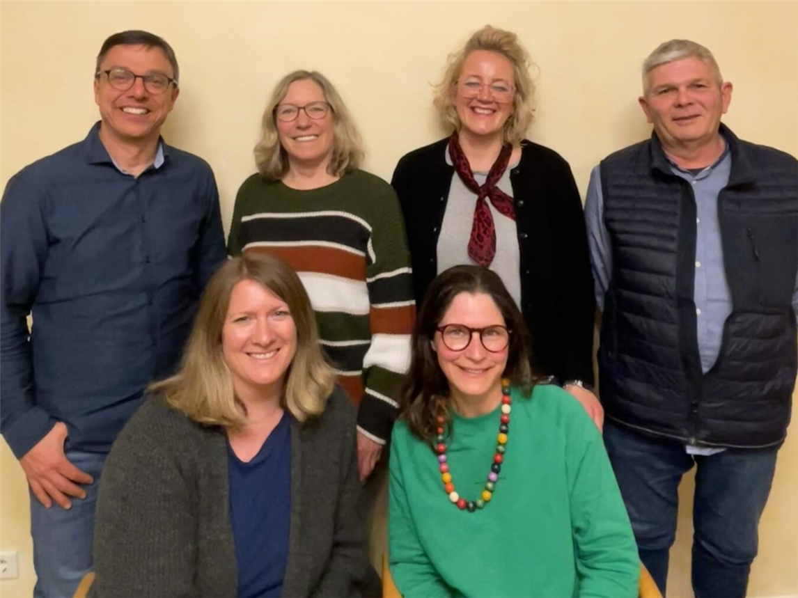 Der Vorstand: Vorsitzende: Tina Lindeke (vorne r.), Stellvertretende Vorsitzende: Britta Steels (hinten 2.v.r.), Geschäftsführer: Günter Seidel (hinten l.), Schriftführerin: Christiane Awakowicz (hinten 2.v.l.), Stellvertretende Schriftführerin: Anne Fidomski (vorne l.) und Kassierer: Christoph Hügen (hinten r.). Foto: privat