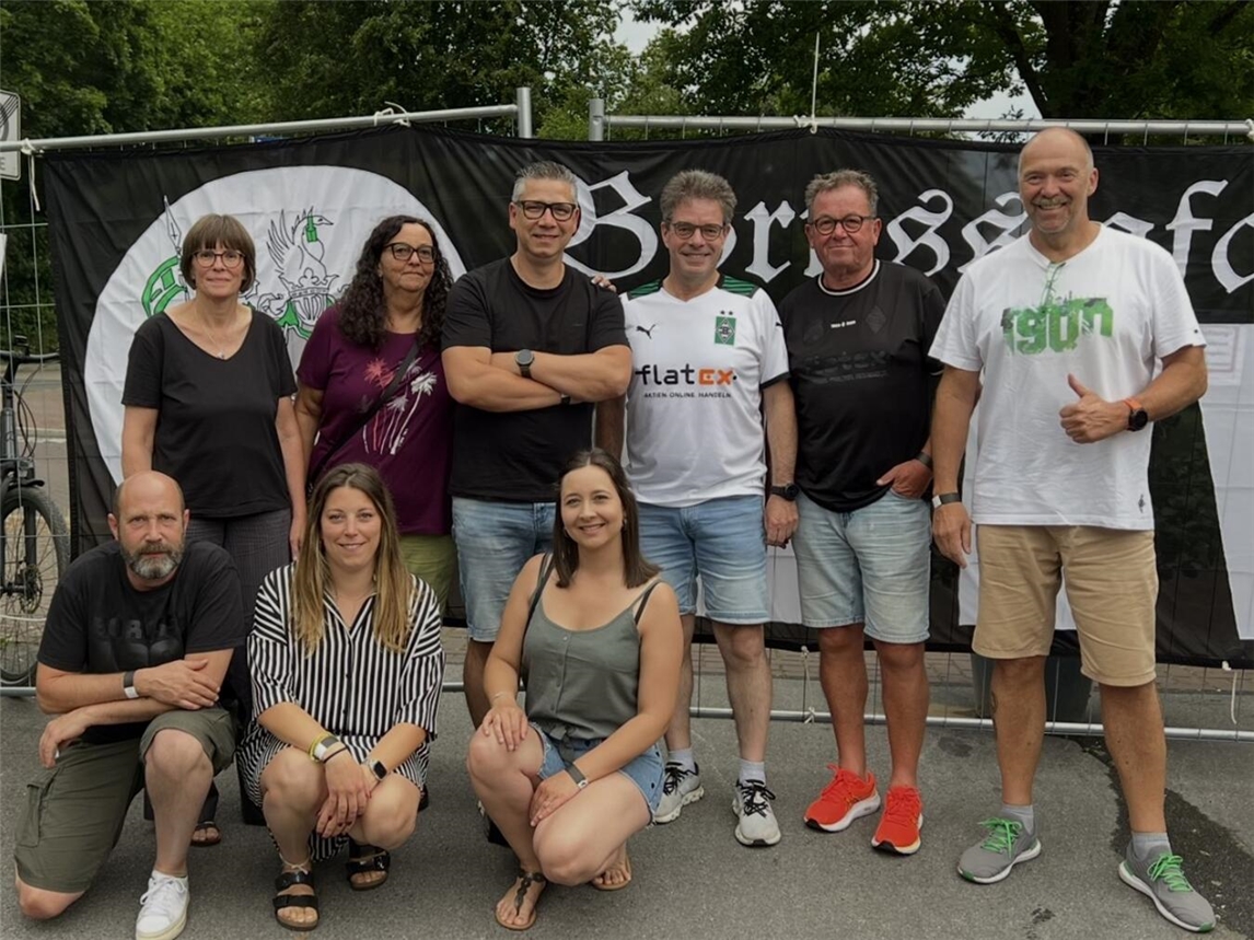 „Vorstand des Borussia Fanclubs Kleve bei Jahreshauptversammlung einstimmig wiedergewählt“