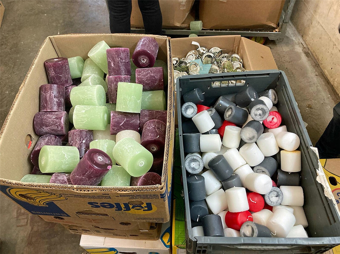 Der Weltladen hat bereits viele Wachsspenden an den Verein „Dobre“ übergeben können.Foto: Weltladen