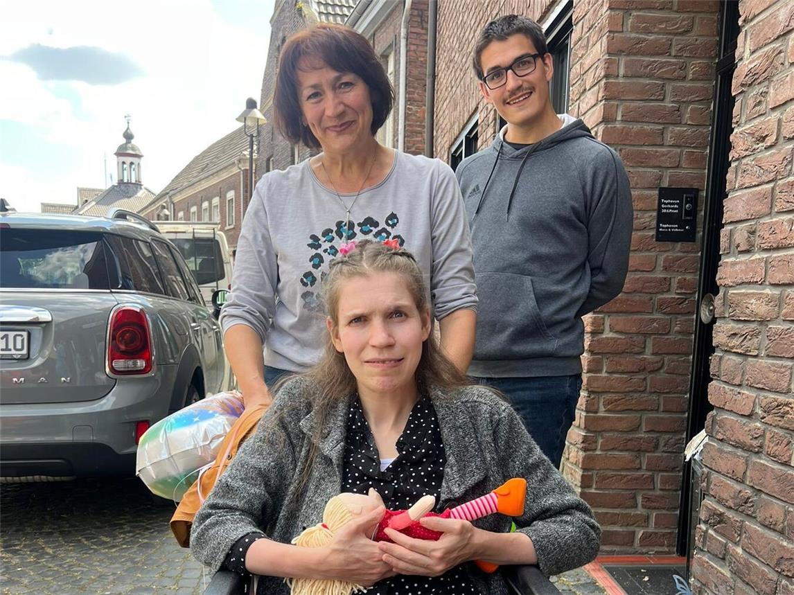 Diana (vorne), Tatiana und Nick Steinhauer. Foto: privat