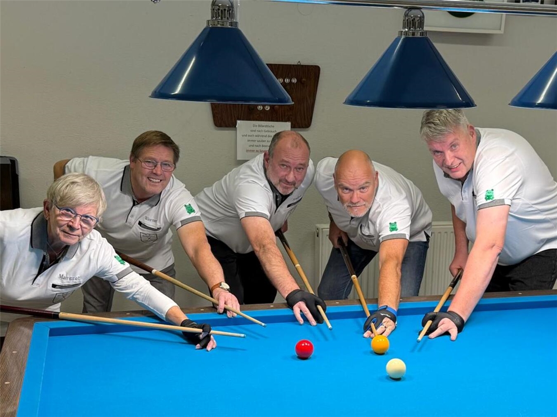 Die 4. Mannschaft des BC Kervenheim: (v. l.) Margrete Broich, Werner van Dongen, Andre Brouwers, Jochen Fischer und Rainer Kürvers. Foto: privat