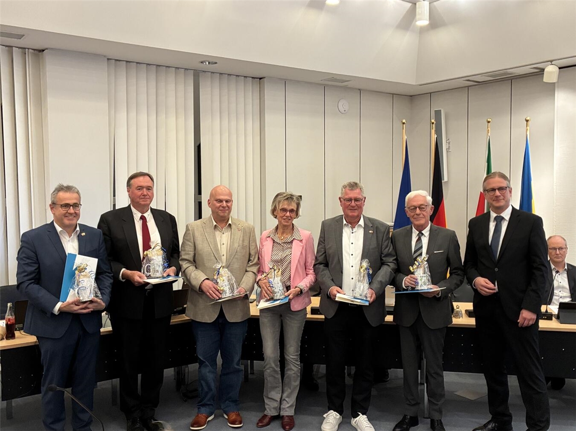 Die 6 bestätigten Ortsvorsteher mit Bürgermeister Dr. Dominik Pichler: (v.l.n.r.) Martin Brandts (Kervenheim), Erich Reiser (Winnekendonk), Guido Küppers (Wetten), Johanna Ambrosius (Kleinkevelaer), Paul Schaffers (Twisteden), Peter Hohl (Kevelaer). Fotos: CDU Kevelaer