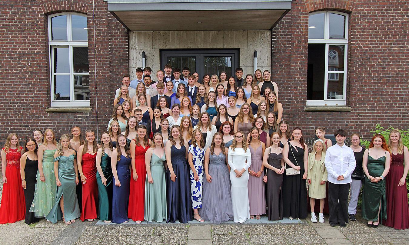 Die Abiturienten 2025 der Liebfrauenschule in Geldern. NN-Foto: Theo Leie