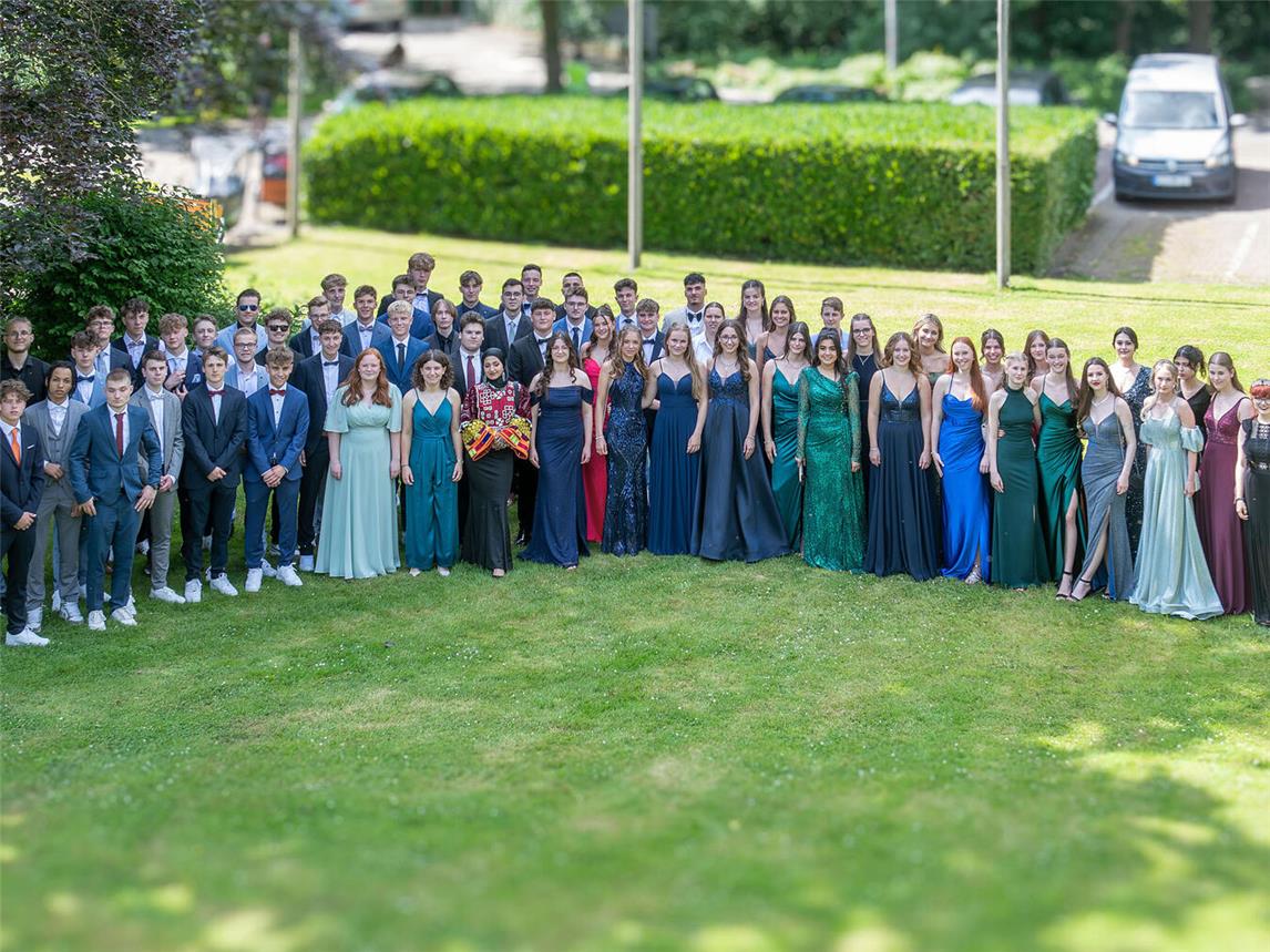 Die Abiturienten des Friedrich-Spee-Gymnasiums. NN-Foto: Gerhard Seybert