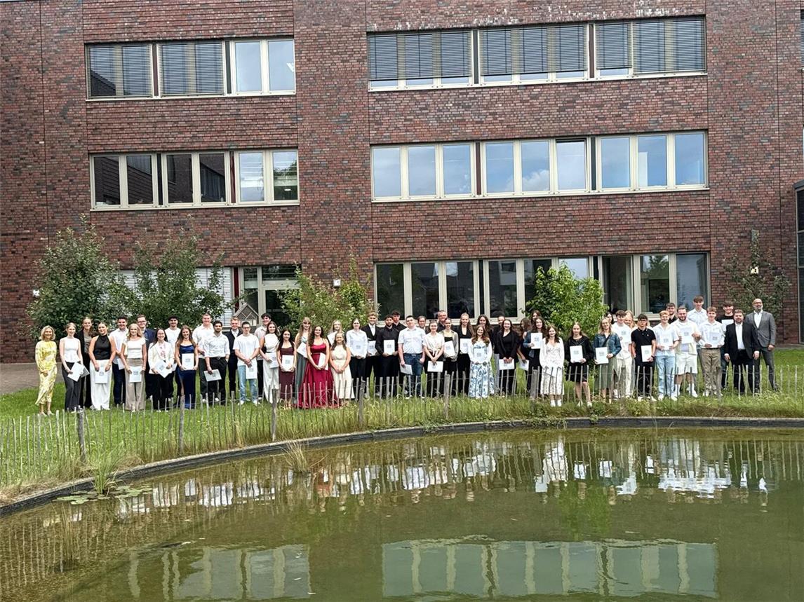 Die Absolventen der Zweijährigen Berufsfachschule am BK Geldern. Foto: privat 