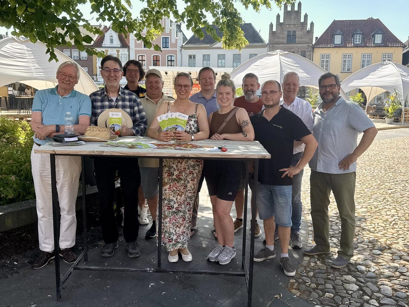 Die Akteure aus den verschiedenen Ortsteilen sowie die Stadt Kalkar stellten das Programm von "Kalkar radelt" in diesem Jahr vor. NN-Foto: SP