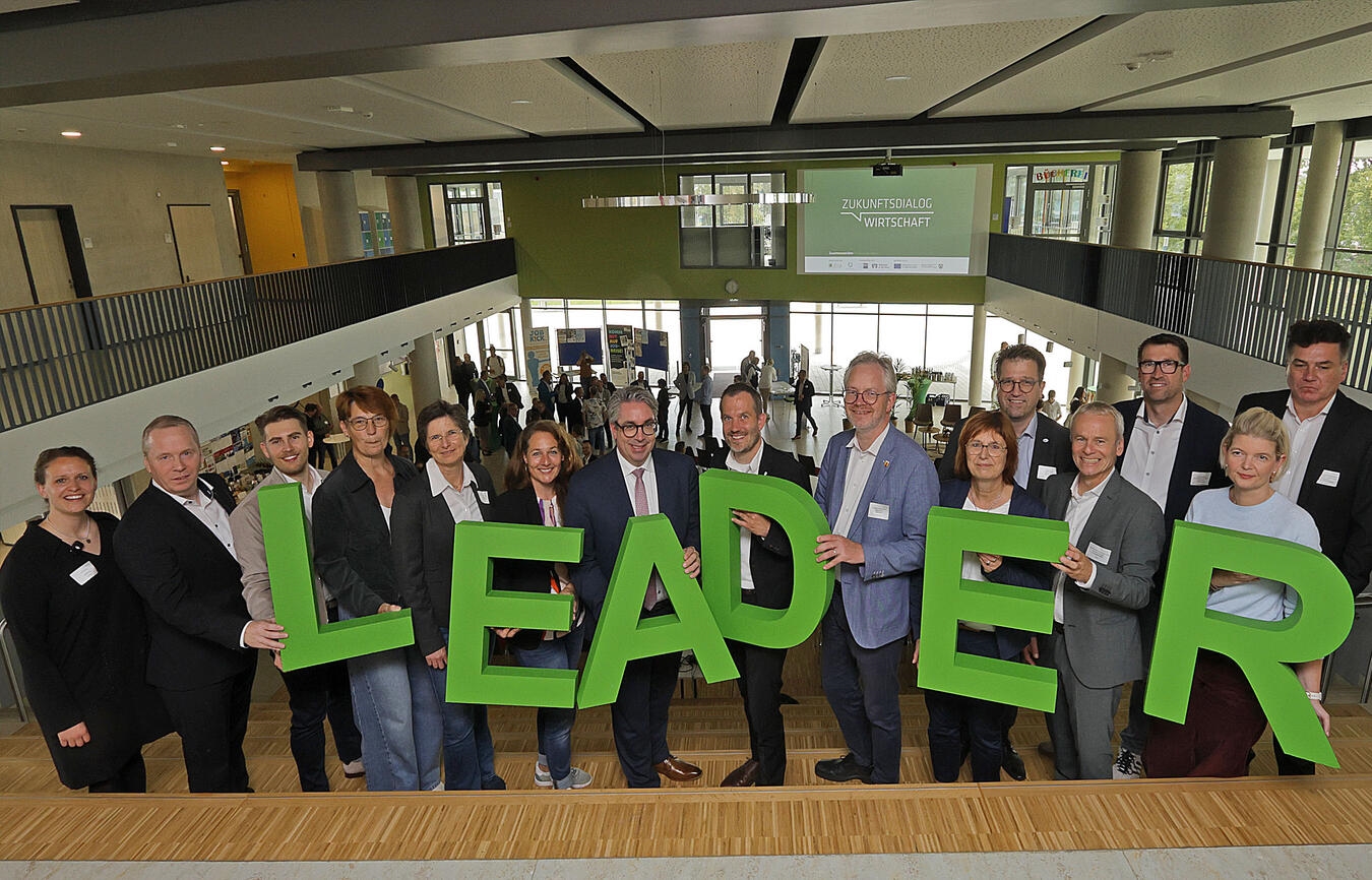"Stefan Rouenhoff eröffnet Zukunftsdialog Wirtschaft in Geldern, Gruppenfoto der Teilnehmer, NN-Foto: Theo Leie"