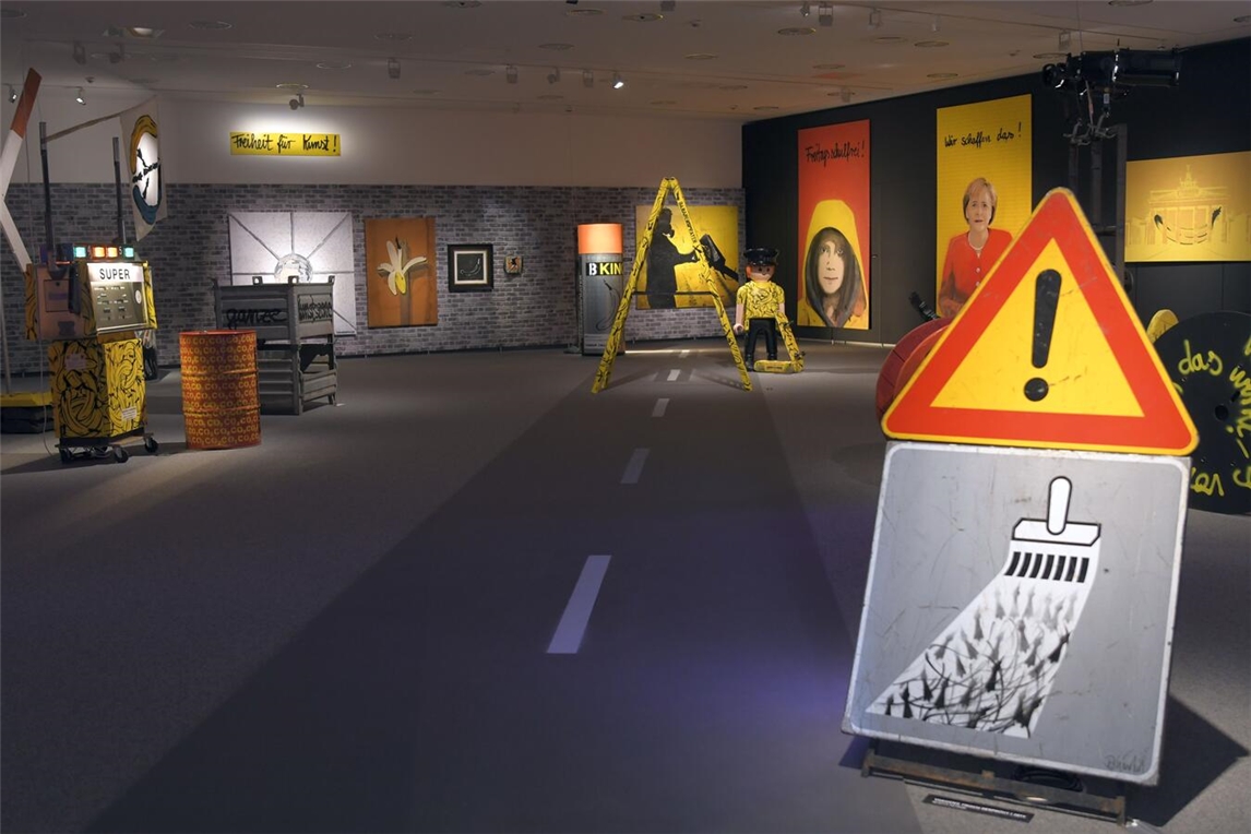 Thomas Baumgärtels Ausstellung „Freiheit für Kunst“ im Kevelaerer Museum, Bananensprayer-Graffiti, zeitgenössische Kunst.