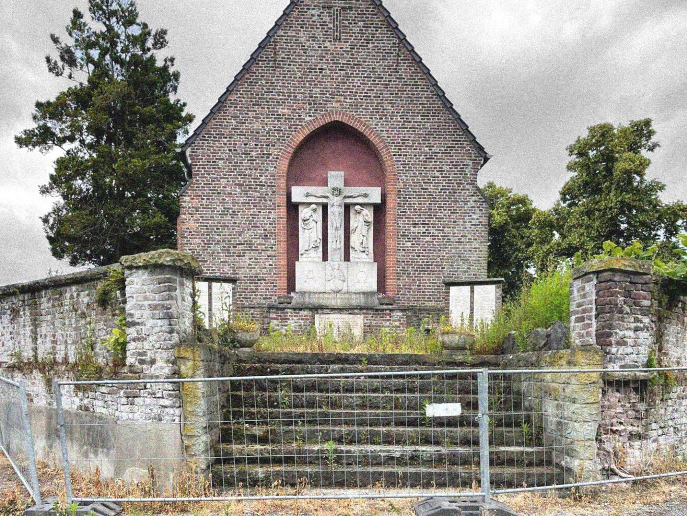 Die alte Qurinus-Kirche auf dem Twistedener Friedhof im gegenwärtigen Zustand.