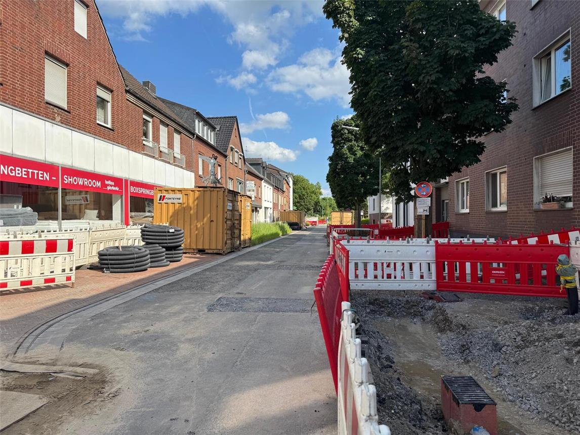Die Arbeiten auf der Gelderstraße sollen voraussichtlich im Oktober beendet werden.Foto: Stadt Geldern/Gossens