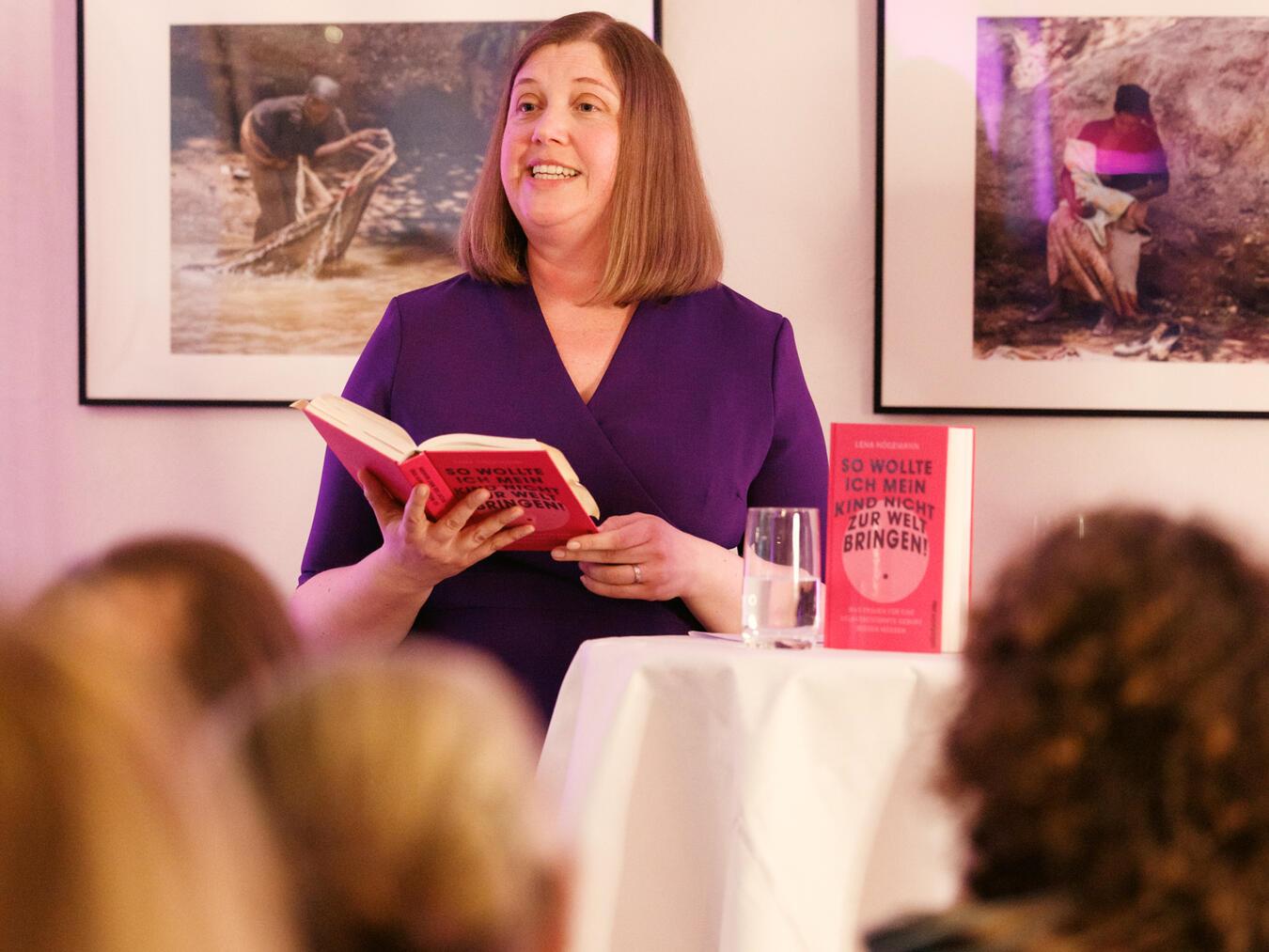 Die Autorin Lena Högemann spricht über das, was Geburten mit Familien machen können. Foto: Stefan Wieland