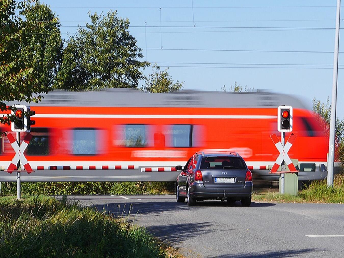 Die Bahnübergänge in Millingen werden ab Sonntag, 16 Uhr, gesperrt. Foto: privat (Archiv)