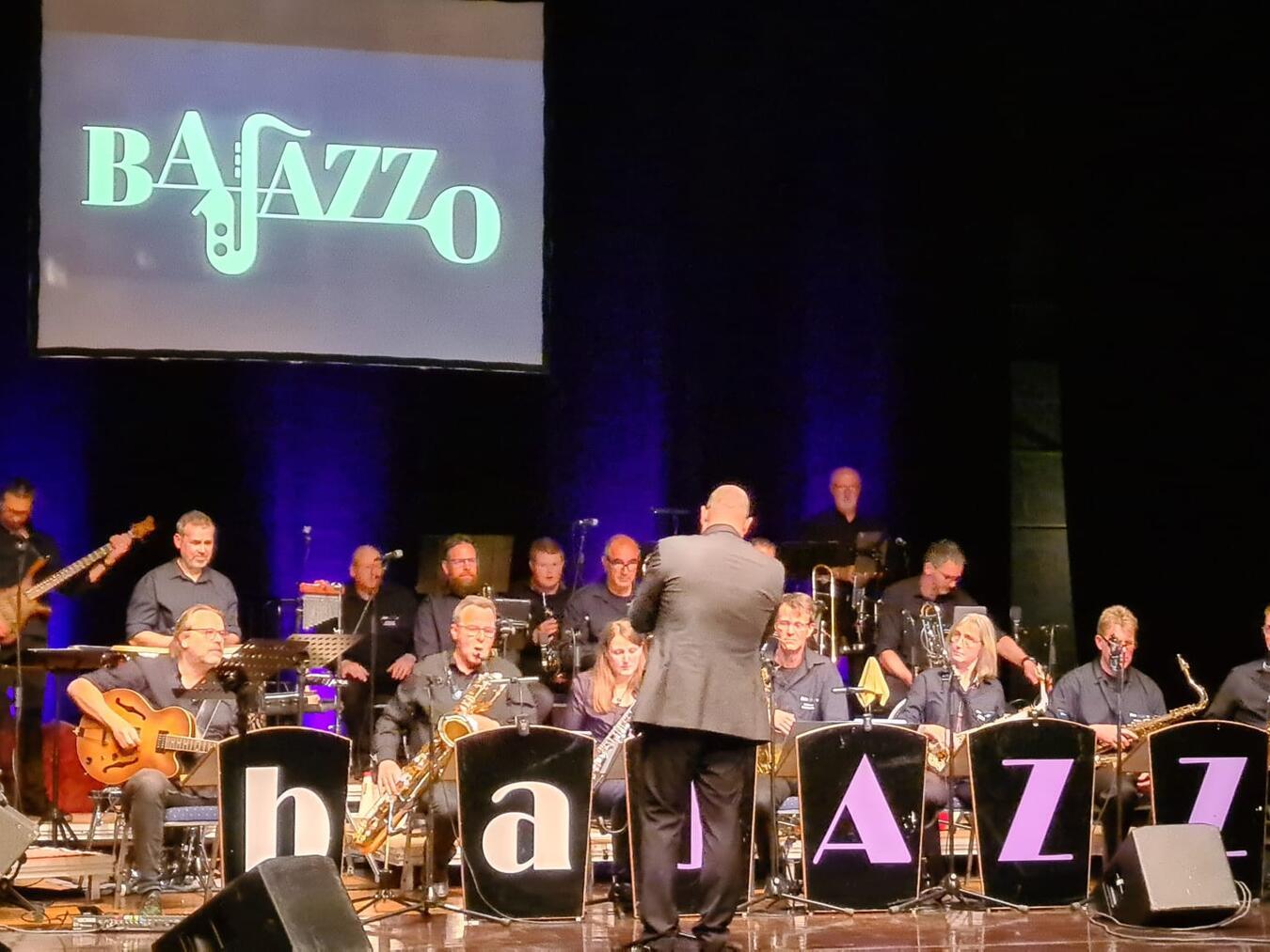 Die Bajazzo Bigband aus Emmerich spielt mit Tom Gaebel in Rees. Foto: privat