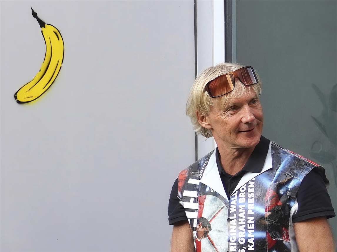 "Thomas Baumgärtel Banane Kunstwerk im Stadtmuseum Euskirchen"