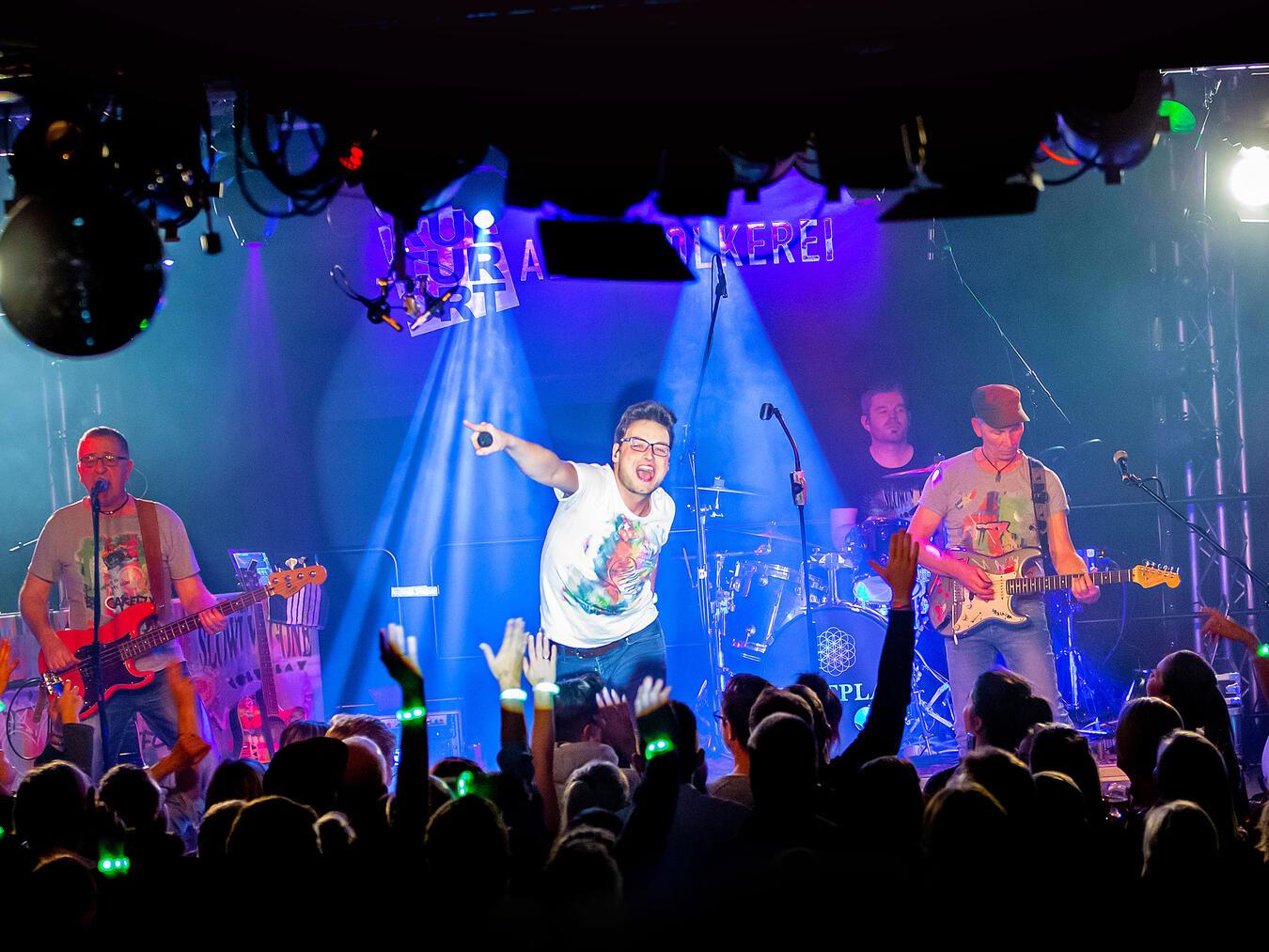 Die Band „Coltplay“ will den Fans eine tolle Show liefern. Foto: Coltplay
