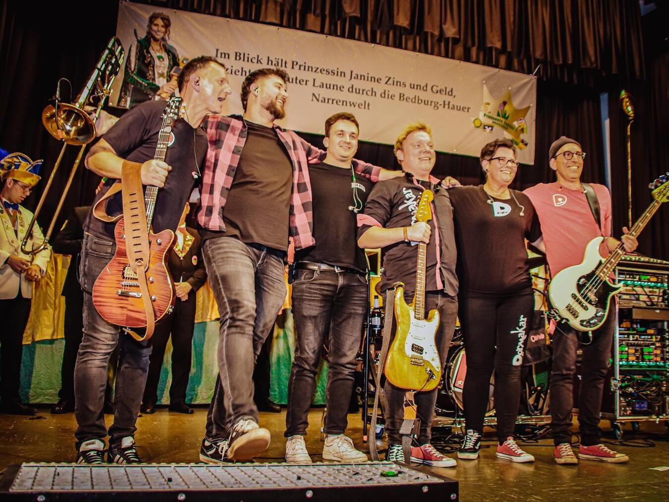 Die Band Dörmakar sorgt beim „Neujährchen“ für Stimmung. Foto: TiK Emmerich