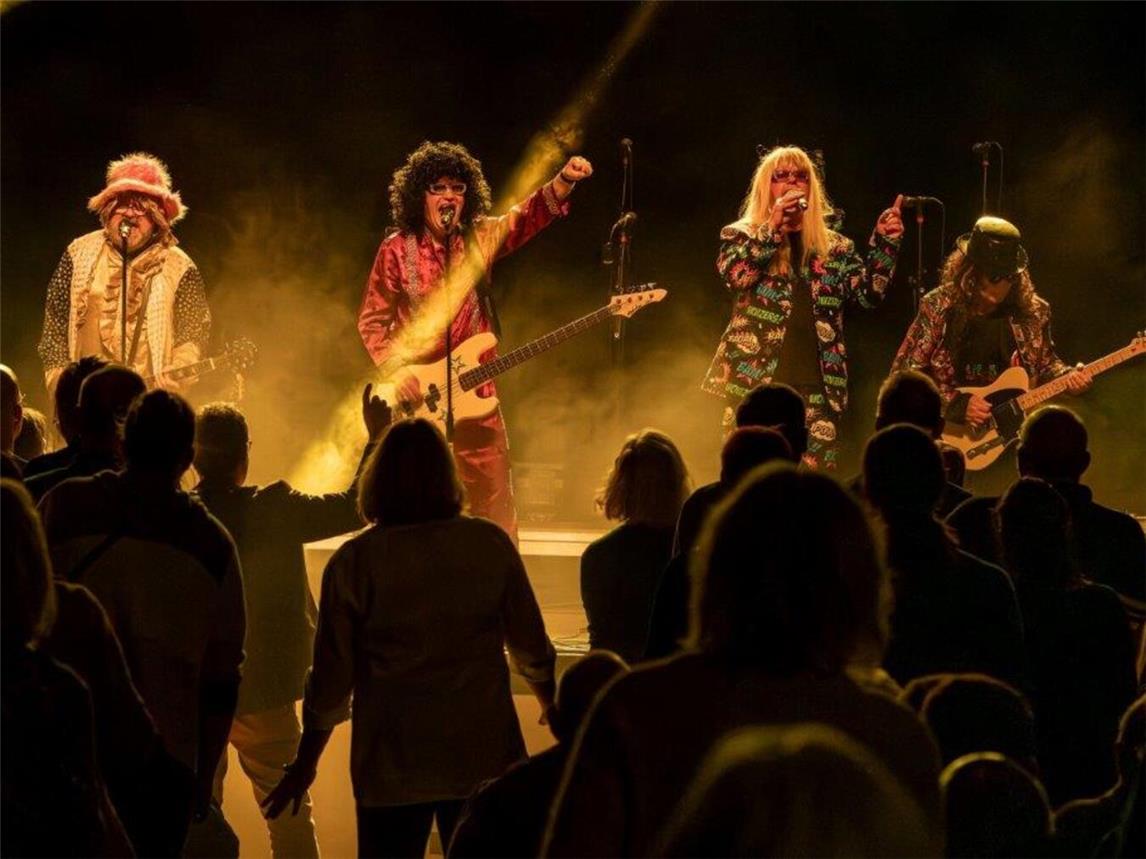 Die Band Glam Bam rockt am zweiten Weihnachtstag den Bürgersaal in Issum.Foto: privat