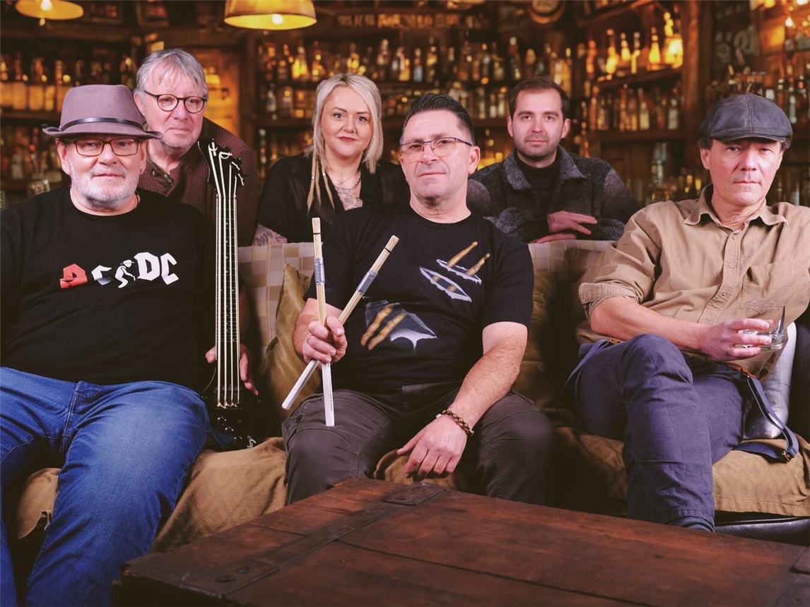 Die Band Public Alehouse Underground heizt dem Weezer Publikum am 2. Mai ein. Foto: privat 