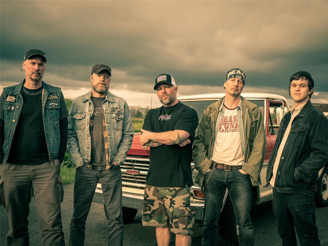 Die Band Saint Serpent spielt groovigen Stoner-Metal mit eingängigen, fetten Riffs und Einflüssen von Desert,- über Southern-Rock bis Punk. Foto: Saint Serpent