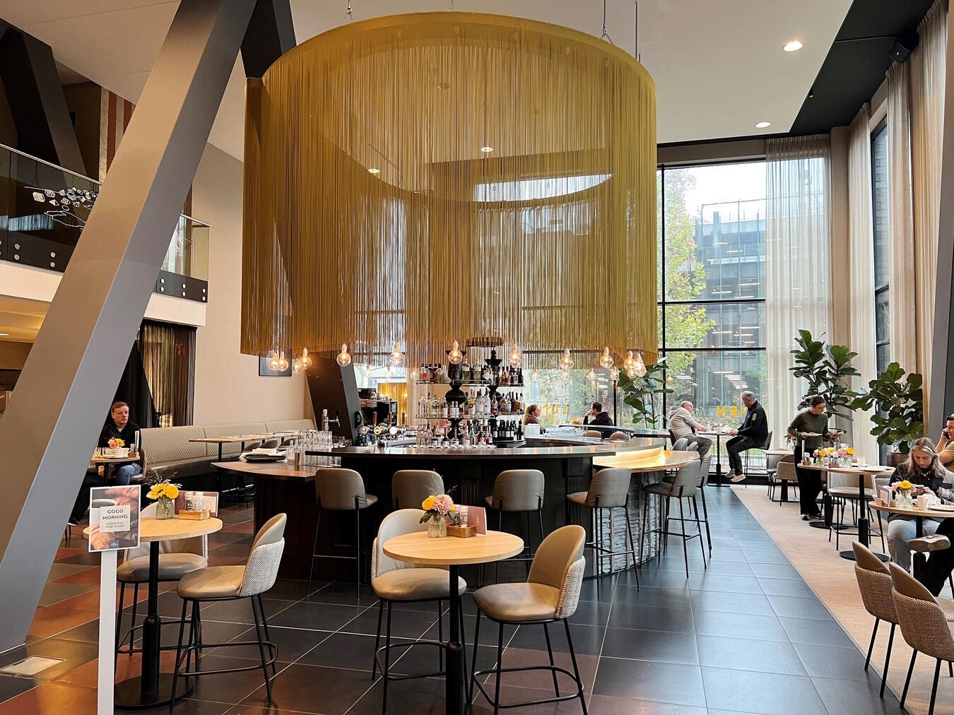 Die Bar & Brasserie Lumen im WestCord-Hotel. Der Name ist eine Hommage an die hi...