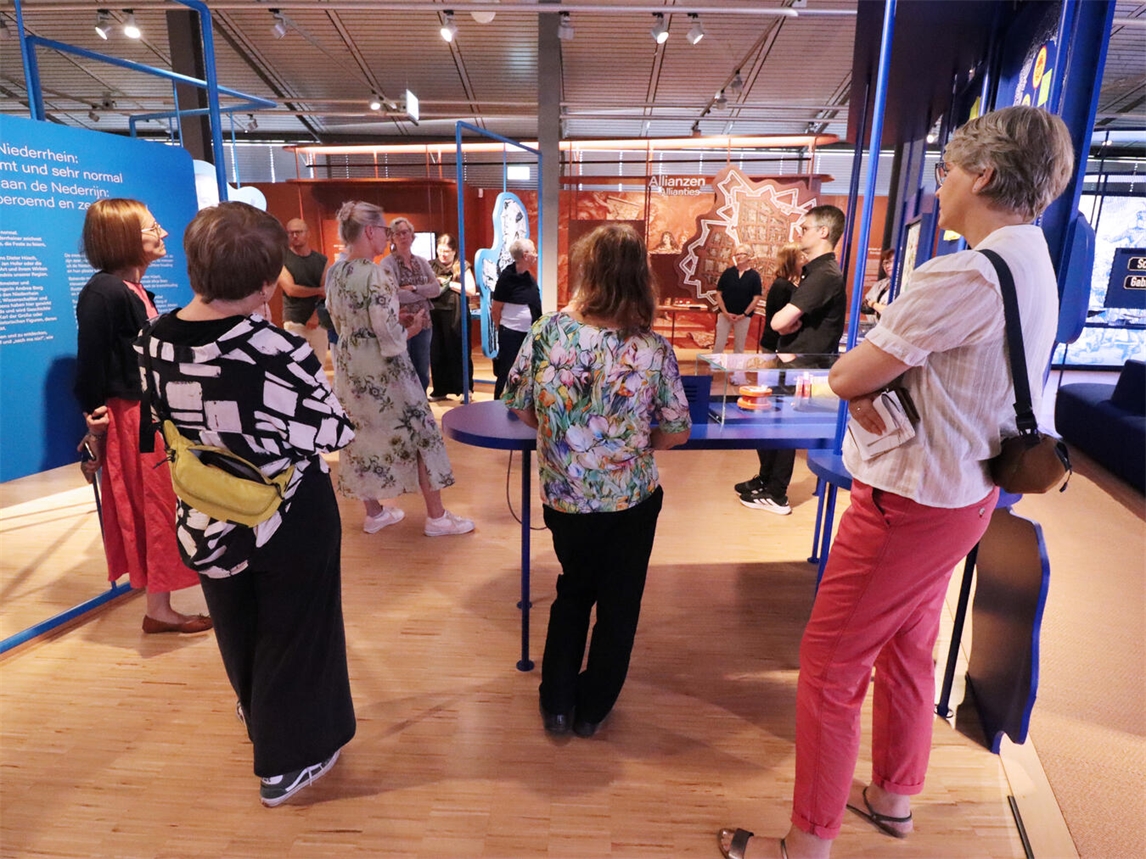 "Besuchergruppe Kassel im LVR-Niederrheinmuseum Wesel, Ausstellungseröffnung"