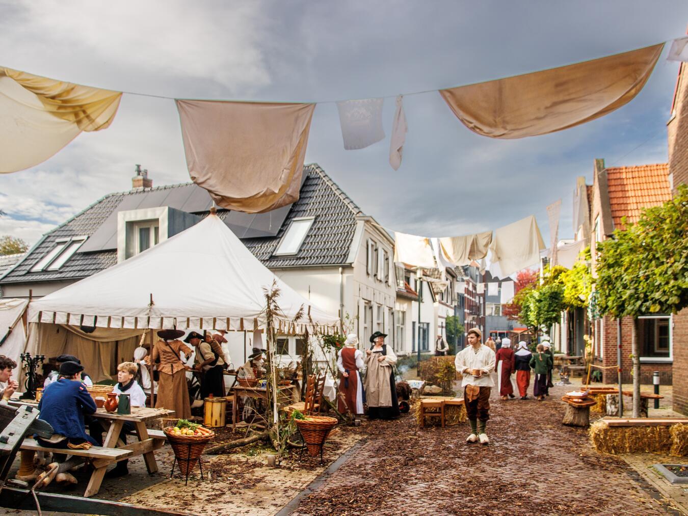 Die Bewohner von Groenlo versetzen die Straßen der Ortschaft 400 Jahre zurück. Foto: Marcel Houwer