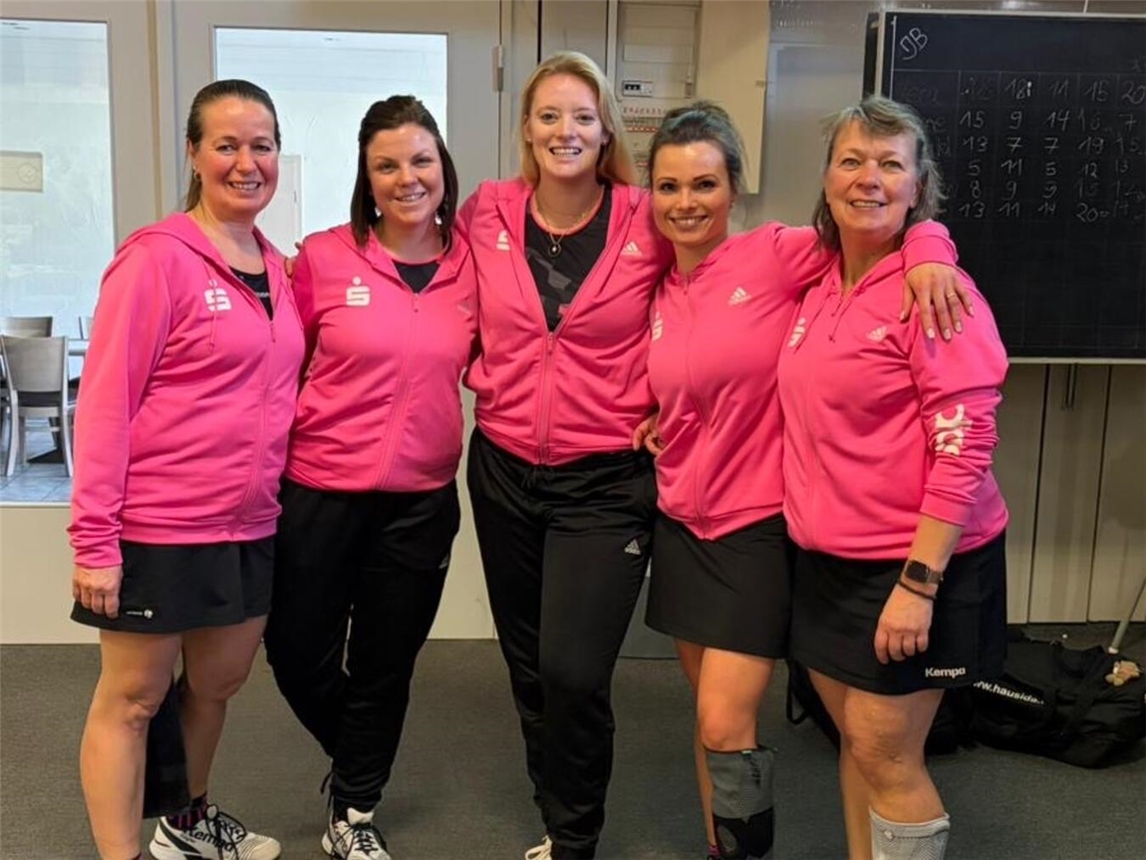 Die Bundesliga-Mannschaft (v.l.): Silke Thissen, Nancy Neuhaus, Stephanie Schlebusch, Sandra van Bebber und Birgit Wilkes. Foto: KKSG