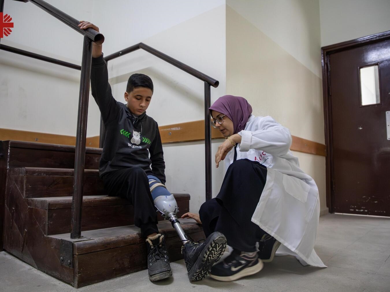 Die Caritas Jerusalem hilft vor Ort auch mit einem Prothesen-Projekt. Fotos: Caritas